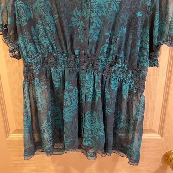 Torrid Floral Peplum Blouse - Sz 1 - Picture 7 of 7